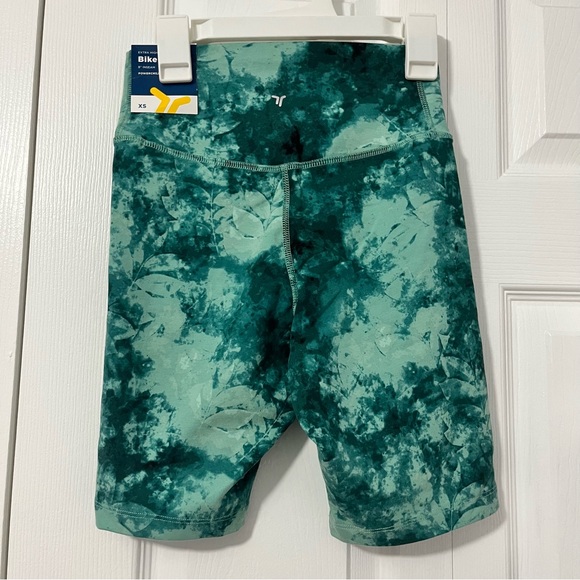 old navy crossover biker shorts - Picture 2 of 3
